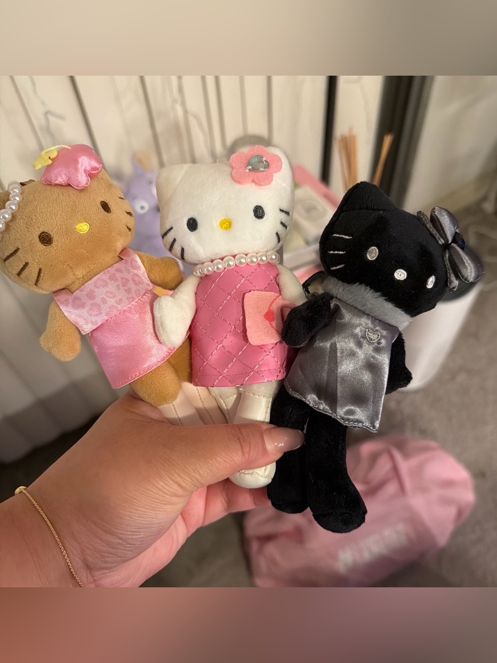AUTHENTIC HELLO KITTY LONG LEG PLUSH KEYCHAIN SET BRAND NEW